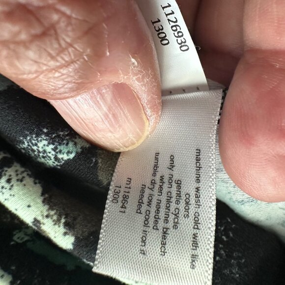 Livi By Lane Bryant Capri Leggings Black/Teal Abstract Print Lace-Up Hem 14/16 P - Picture 9 of 9